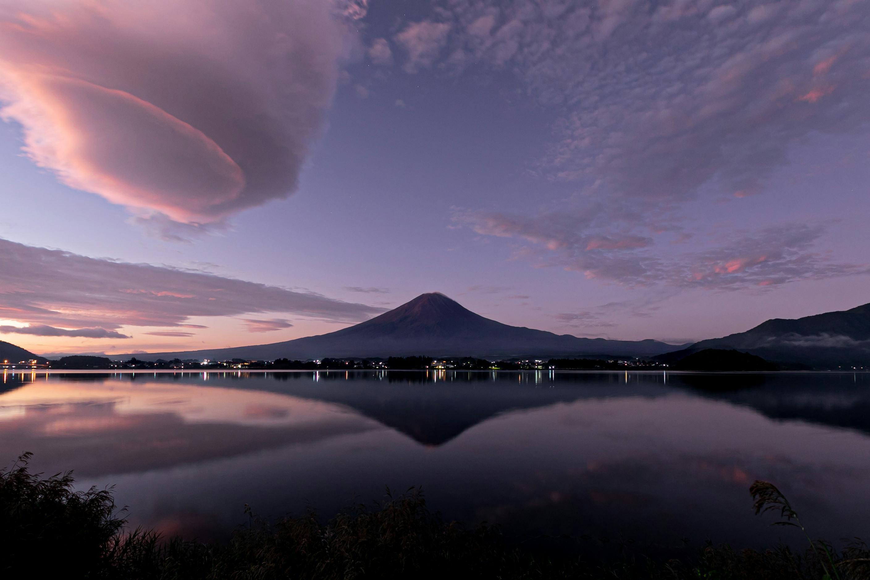 “Mount Fuji lake reflection sunrise”
