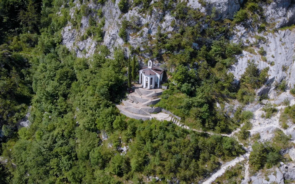 Santa Barbara ligger i fjellet over Riva del Garda | Aktive turer med Expa Travel