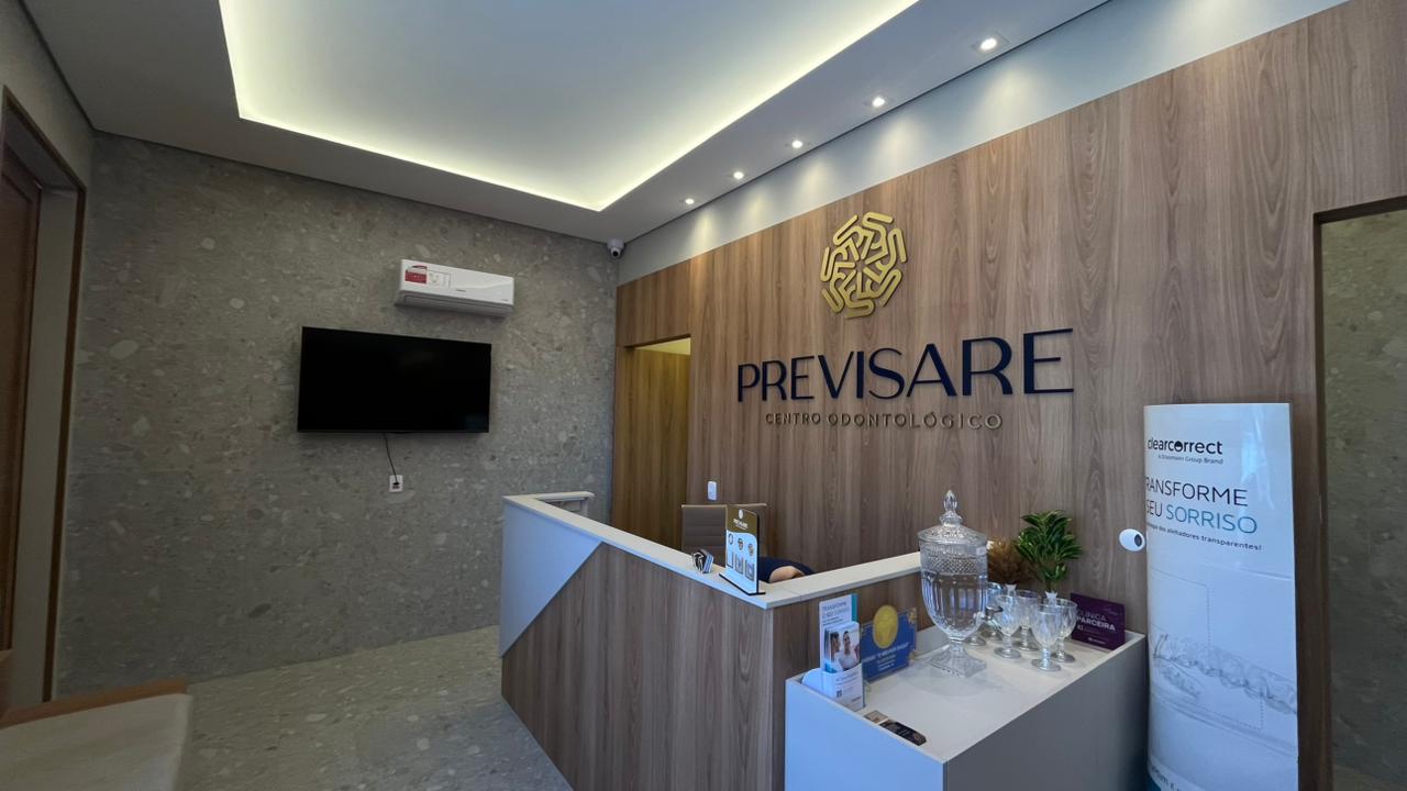 criança sendo atendida com sedação consciente