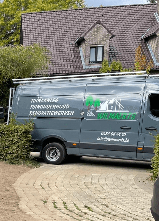 De zaakvoerder van Wilmaerts Tuinaanleg