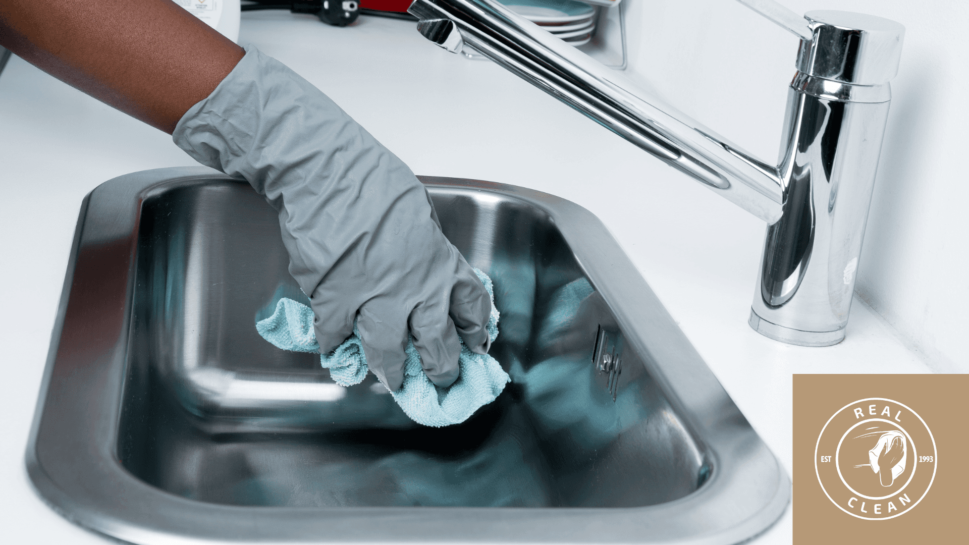 cleaning kitchen sink