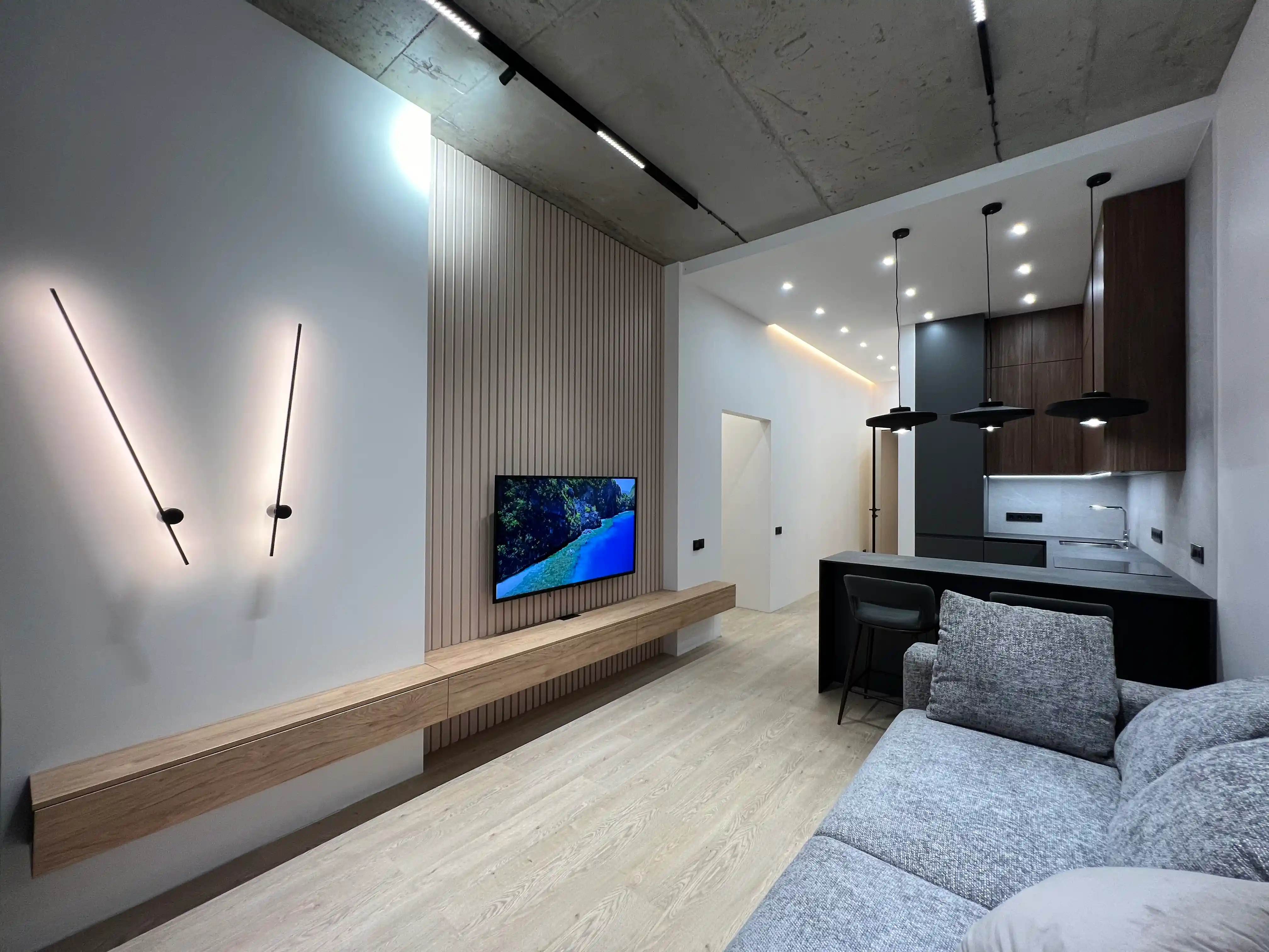 Сучасні меблі за індивідуальним замовленням у Києві. Реалізований проєкт від меблевої компанії KAMOD: поєднання функціональності, стильного дизайну та якісної фурнітури для вашого дому.