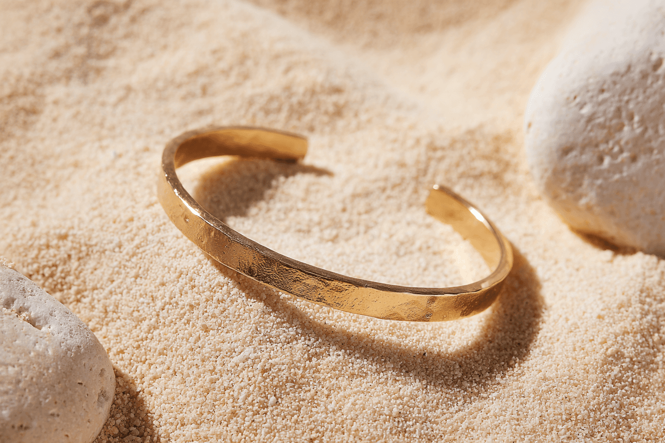Ruban Cuff in 18k yellow gold — Reflet bracelet