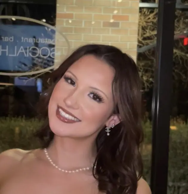 closeup photography of woman smiling