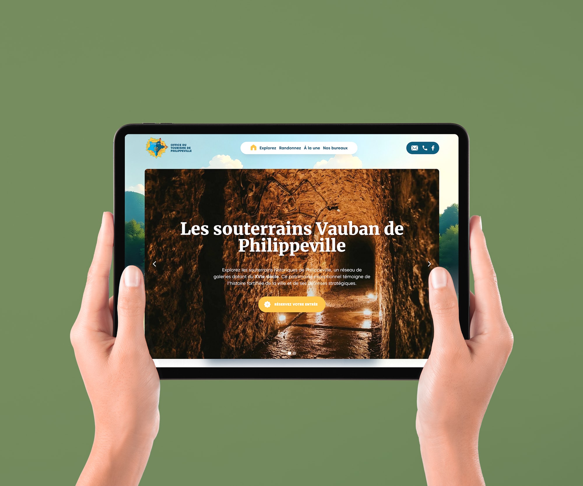 Ipad affichant le site du tourisme de Philippeville