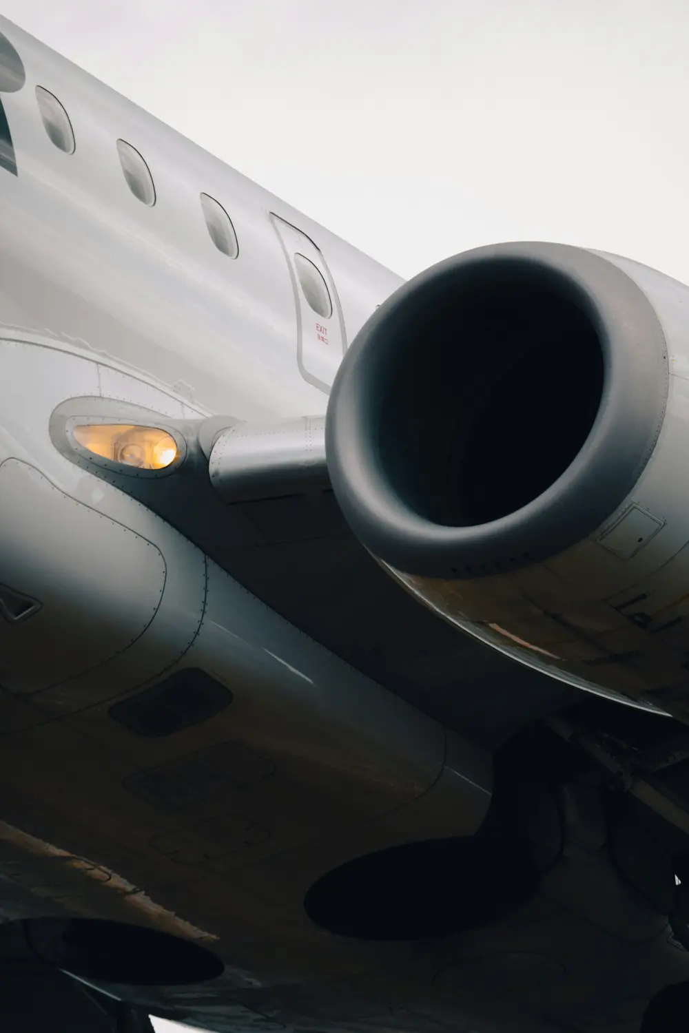 Commercial aircraft engine close-up — Semantic aviation sector