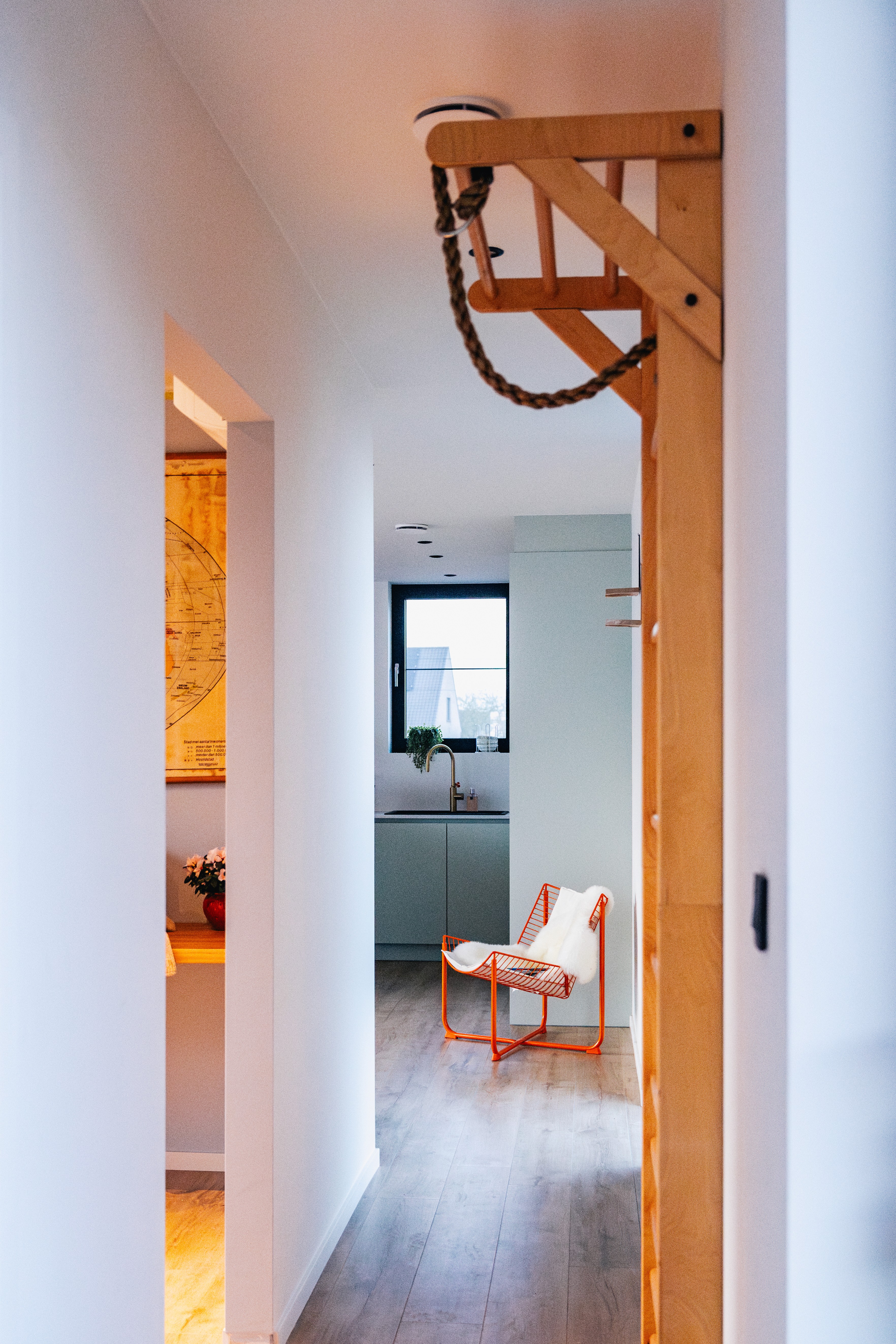 klimrek in gang in woning gebouwd door hubley voor klant Nette De Mol