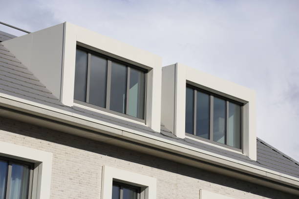 Witte houten dakkapel geplaatst op woning in Groningen voor meer ruimte en licht