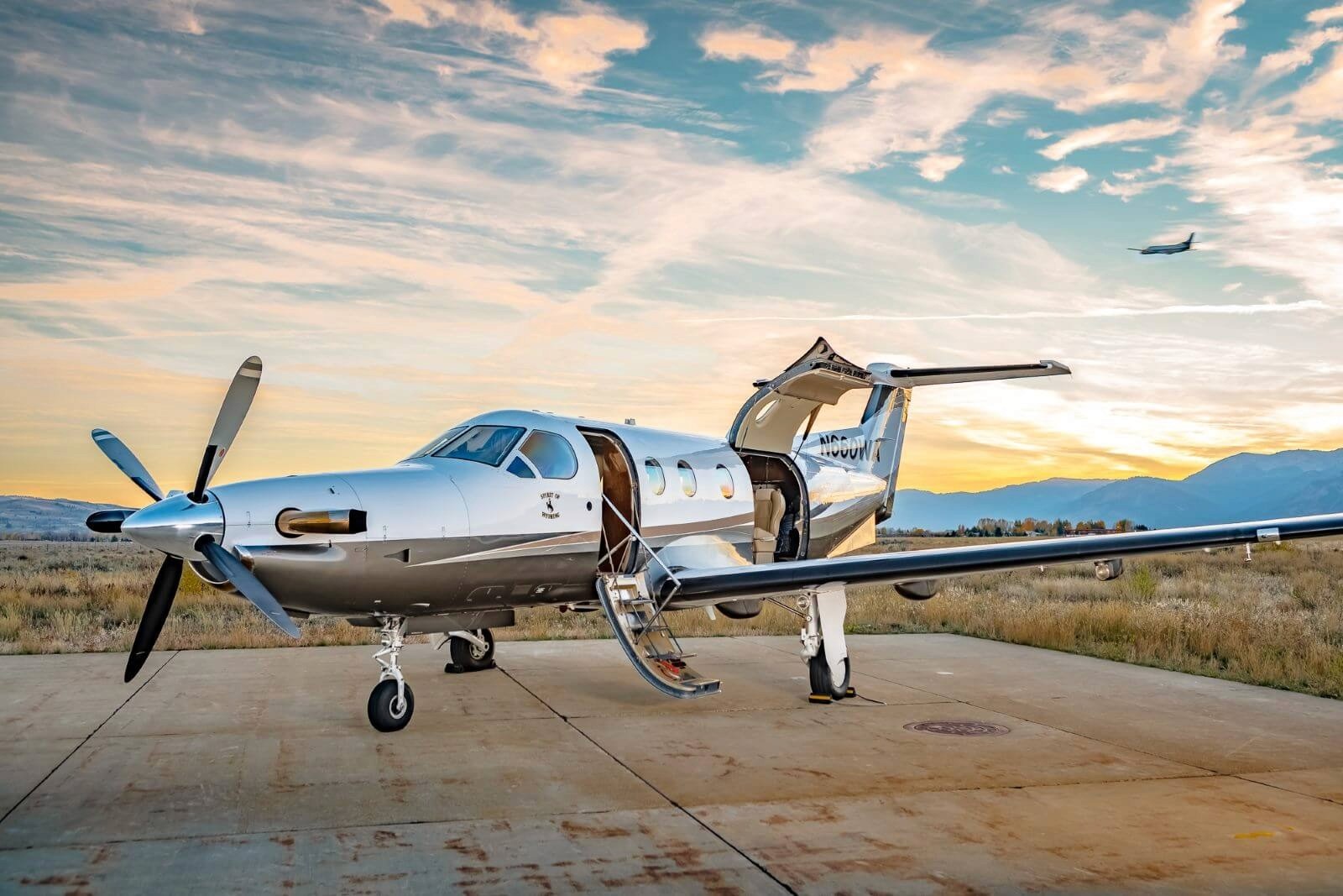 The Pilatus PC-12 is a single-engine turboprop aircraft known for its rugged design, adaptability, spacious passenger cabin and ability to operate from short and unpaved runways, providing access to a wide range of airports, including those in remote or challenging locations. It is its unrivalled versatility that gave the PC12 its nickname the Swiss Army Knife of business aviation. 