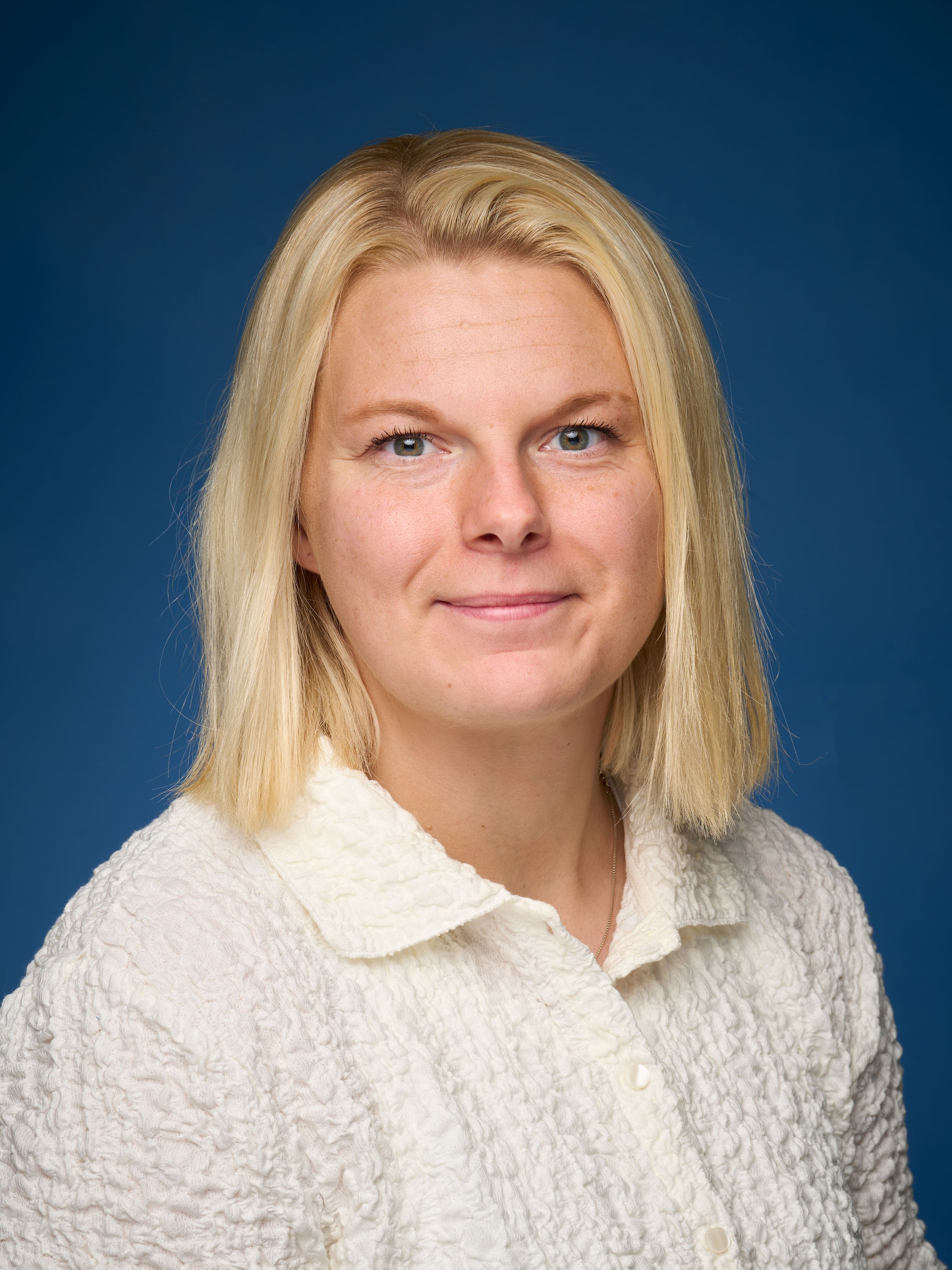 Sabrina Tennebekk, lærer