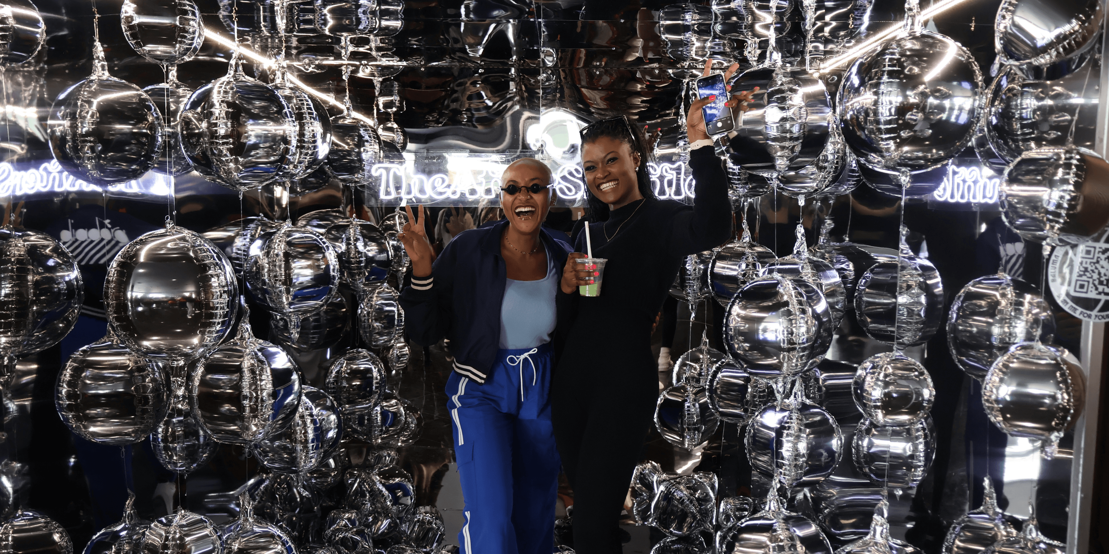 Mirror Cube Selfie Booth at luxury event in Johannesburg by Baluma balloons events wedding party