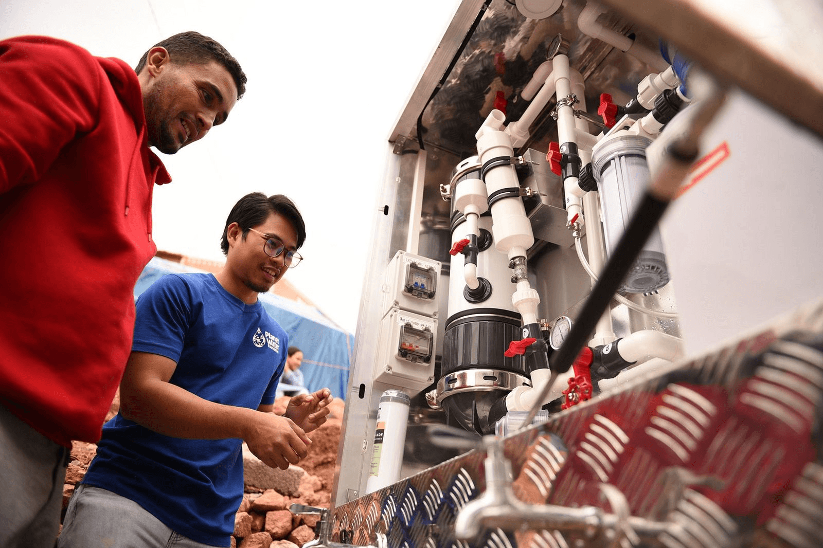 AquaBlock emergency water filtration system