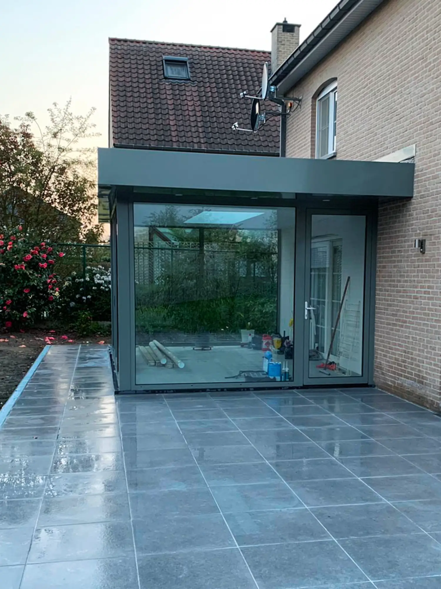 Totaalprojecten tuin groot en klein, terrasoverkappingen en bijgebouwen.