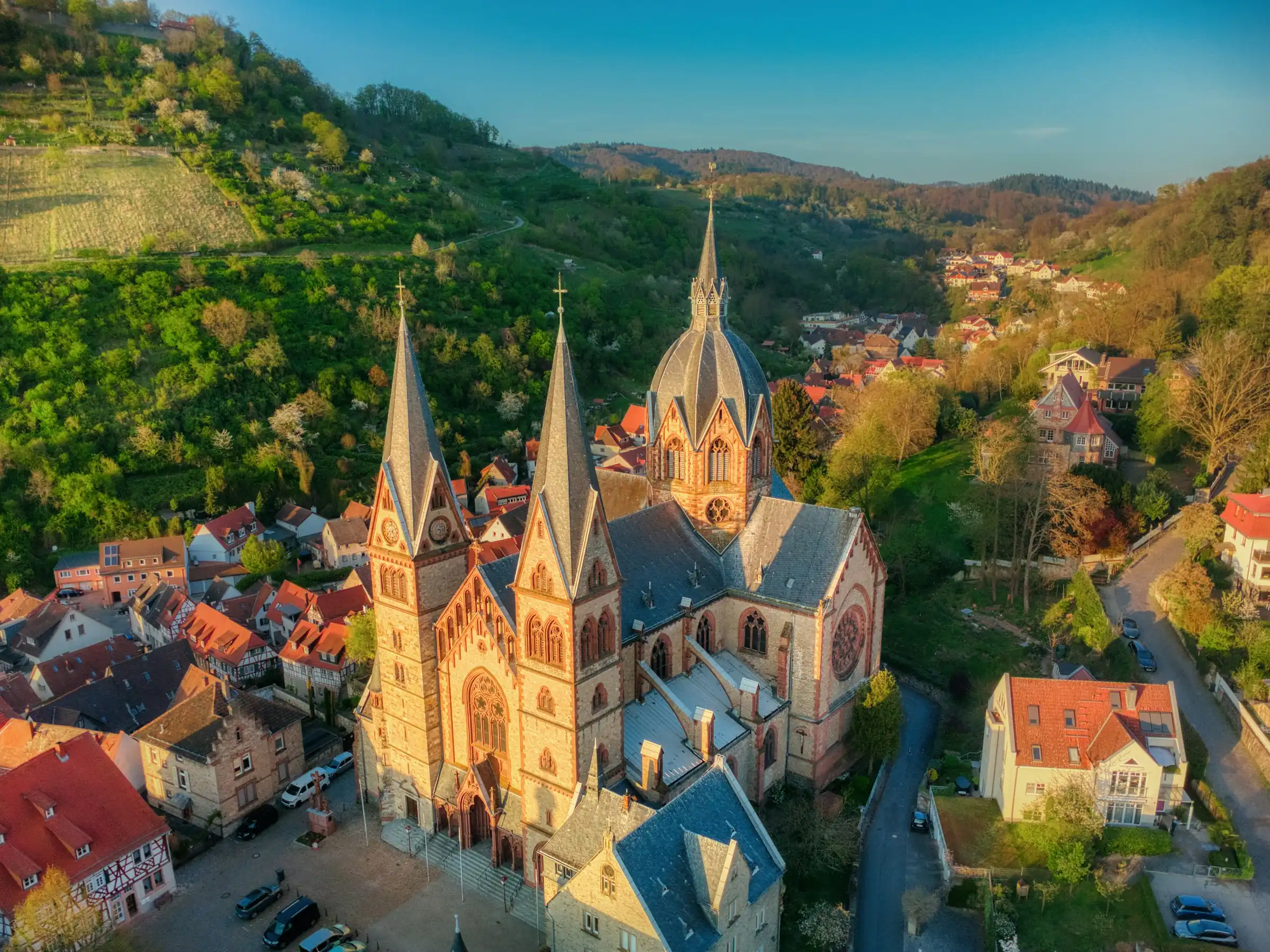 Heppenheim an der Bergstraße, St. Peter („Dom der Bergstraße“) und Altstadt von oben