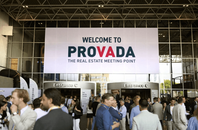 Clappform attending Provada