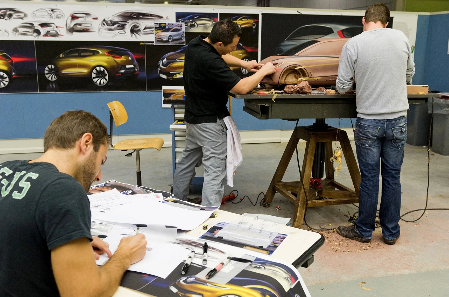 Scenic IV Emmanuel and modelers working on model