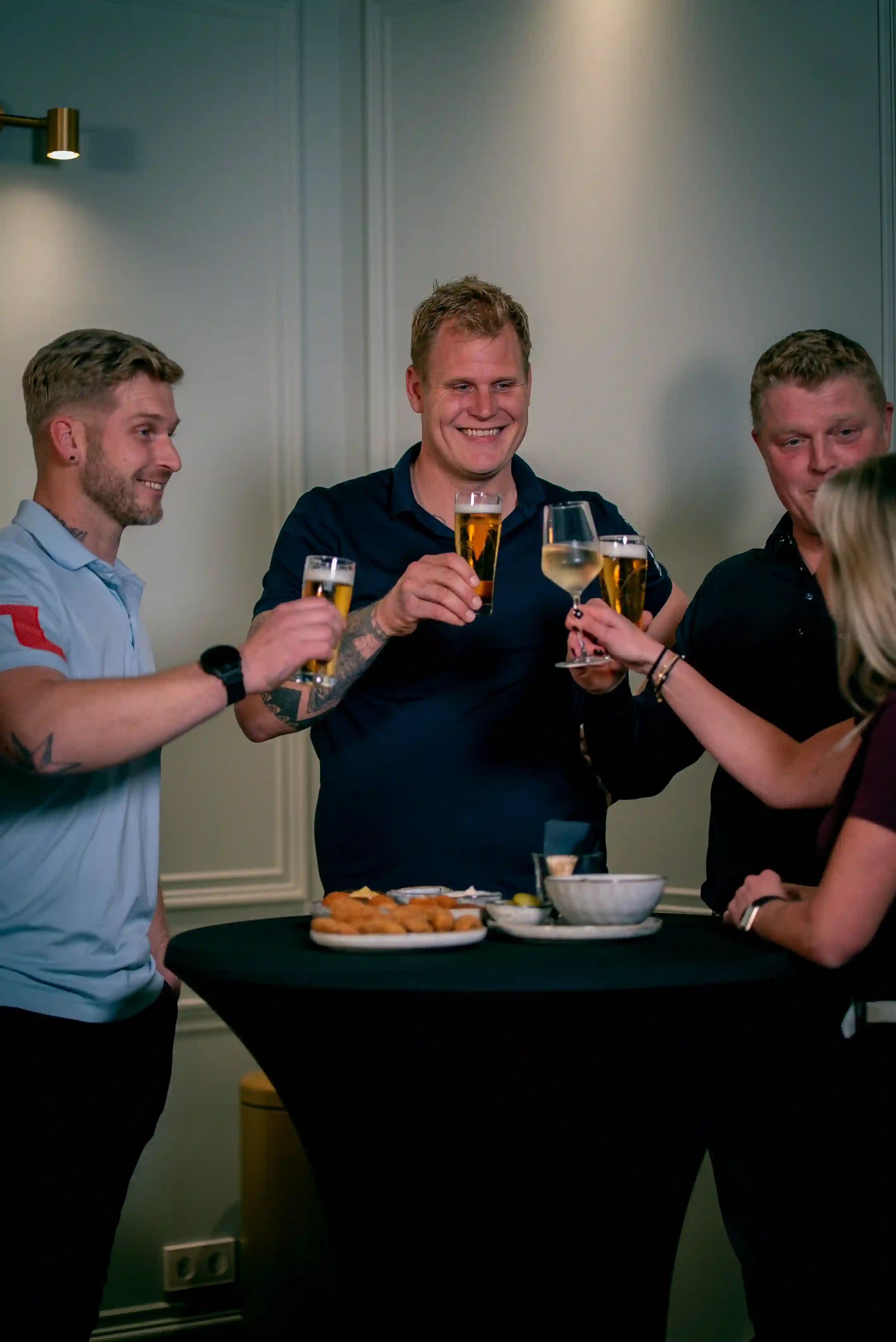 its-golf-lounge-groepsuitje-met-drankjes-en-snacks-indoor-golf-ervaring-alkmaar