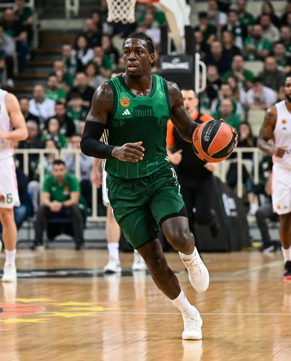 Kendrick Nunn in action for Panathinaikos