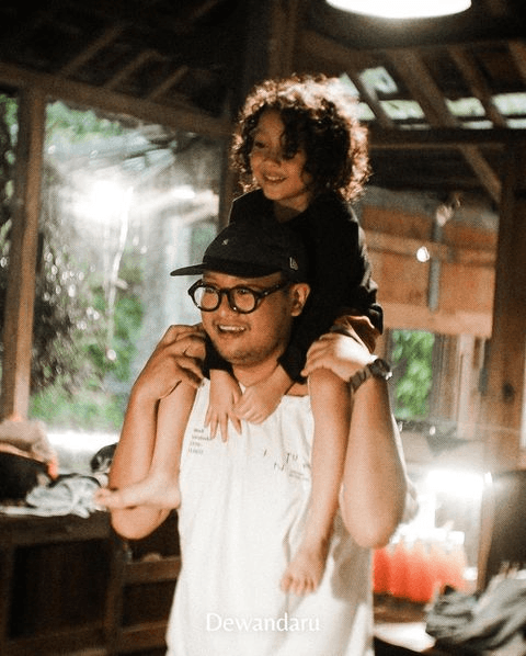 Dua Sejoli (Subo Family) | Suara Dewandaru: Naik Gunung