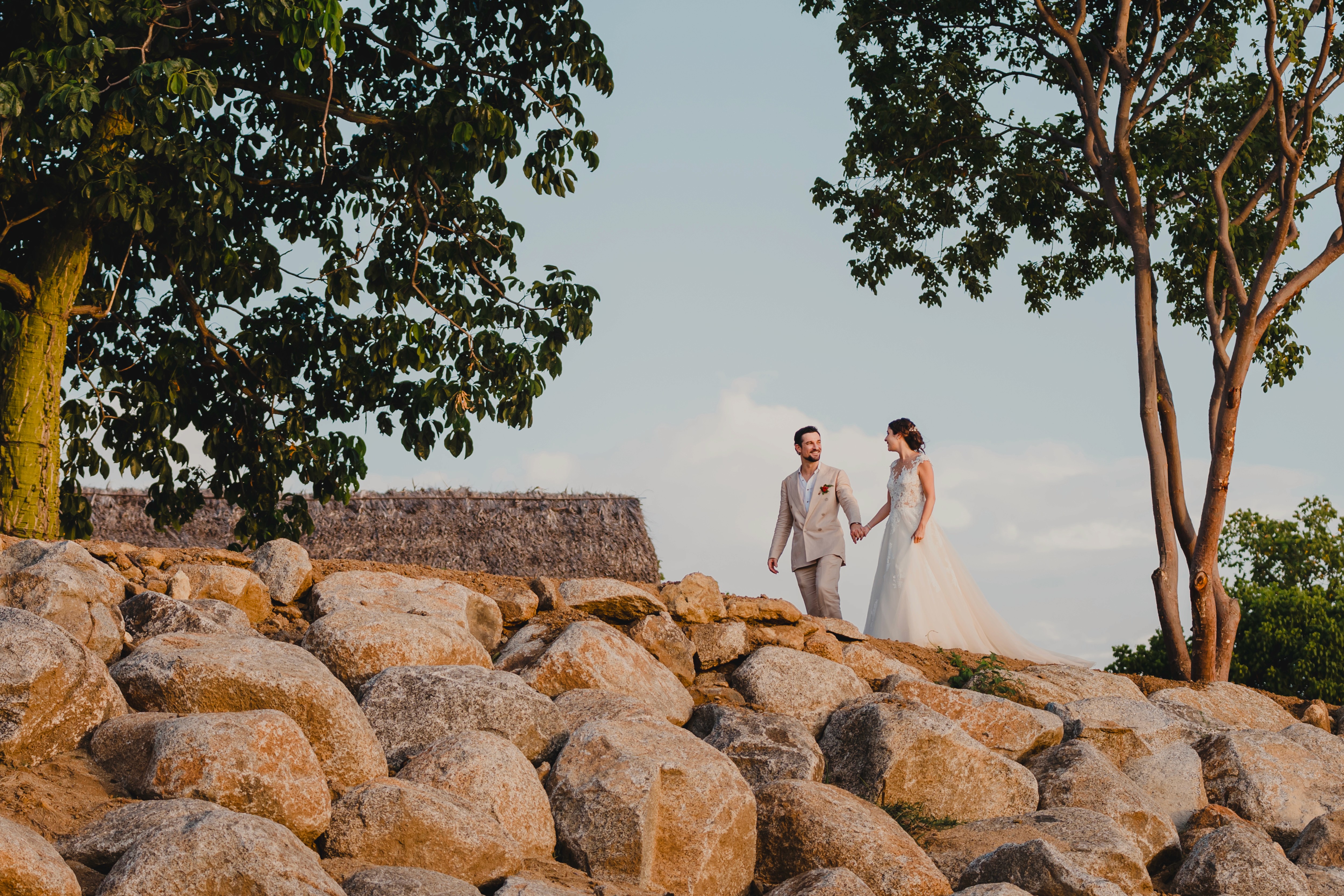 Elegant outdoor wedding table