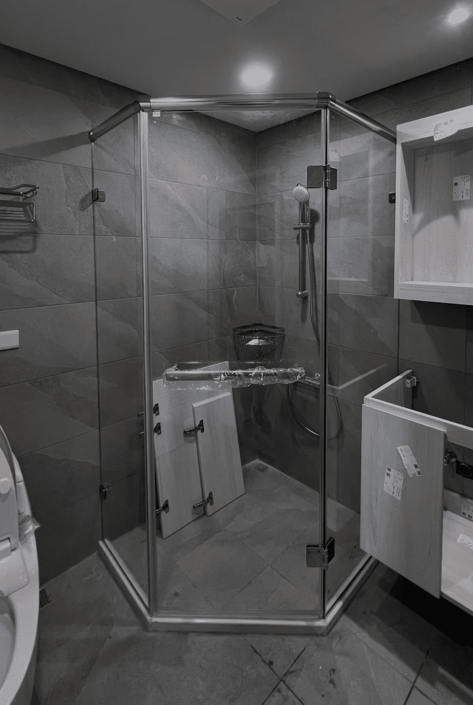 五角型外開式無框淋浴門