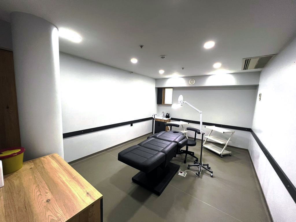 Hair Lifts Hair Transplant Clinic - Hair Transplant Room