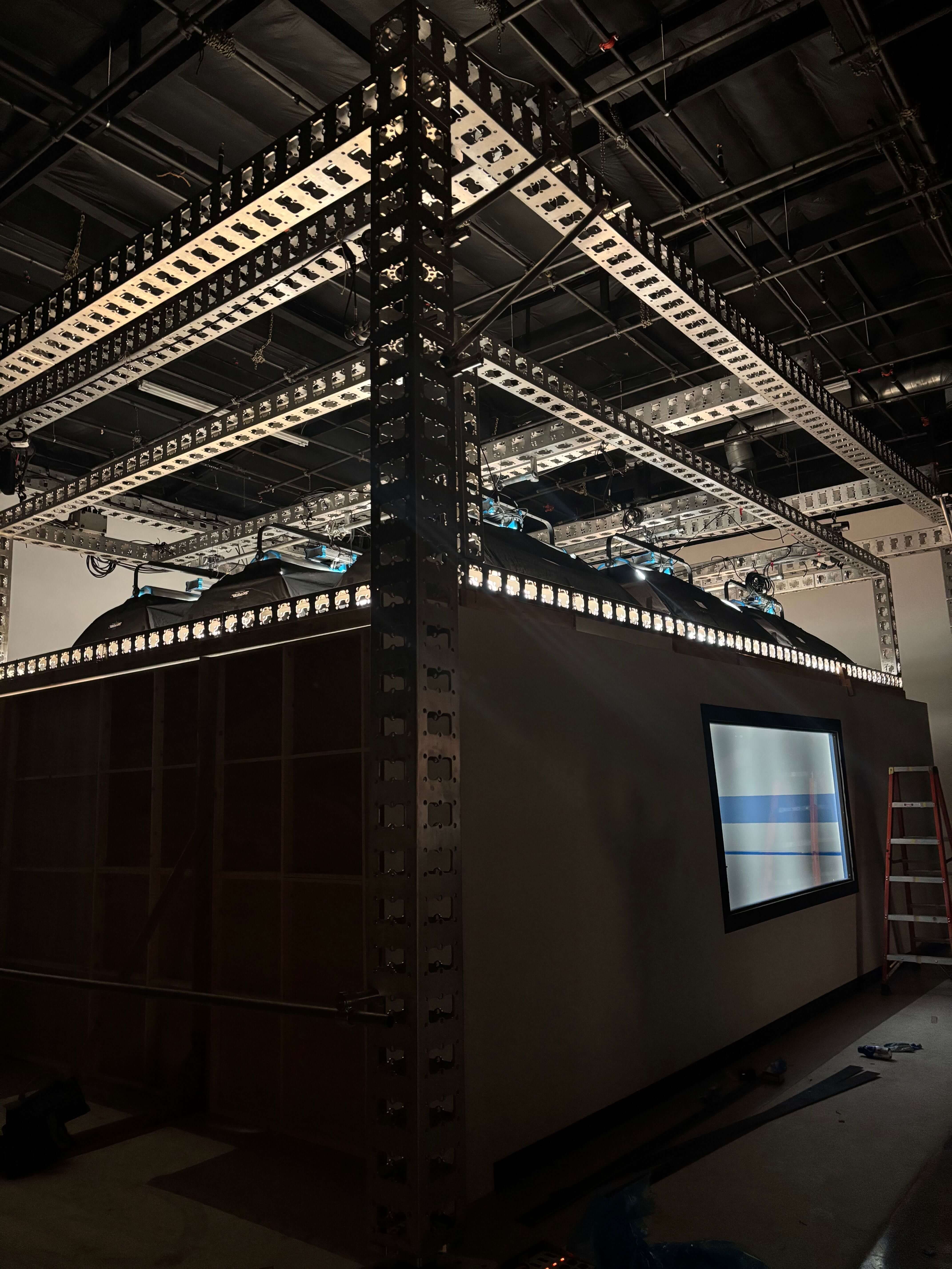 Ceiling structure built out of Modulus-X truss