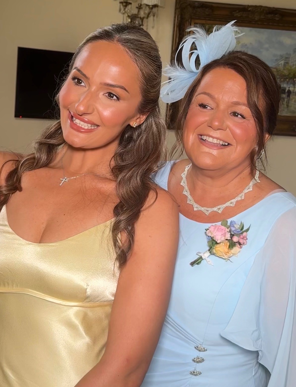 Wedding guests with radiant makeup by Carla Rolli