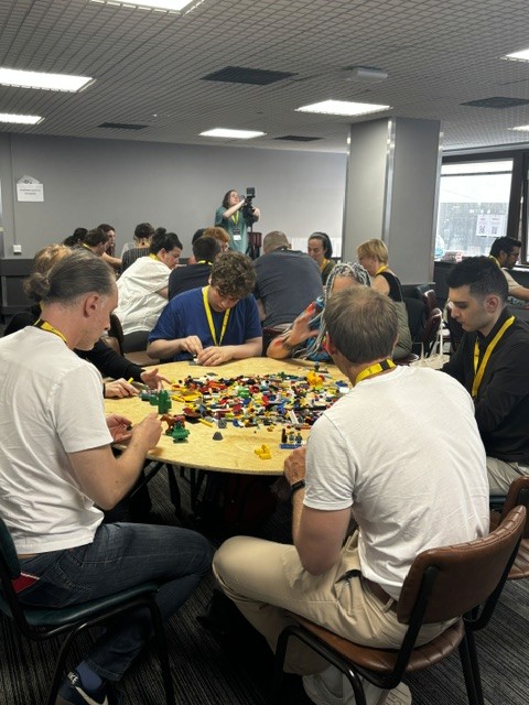 BUILDING FOR GOOD at EVOLVE[26] Brighton