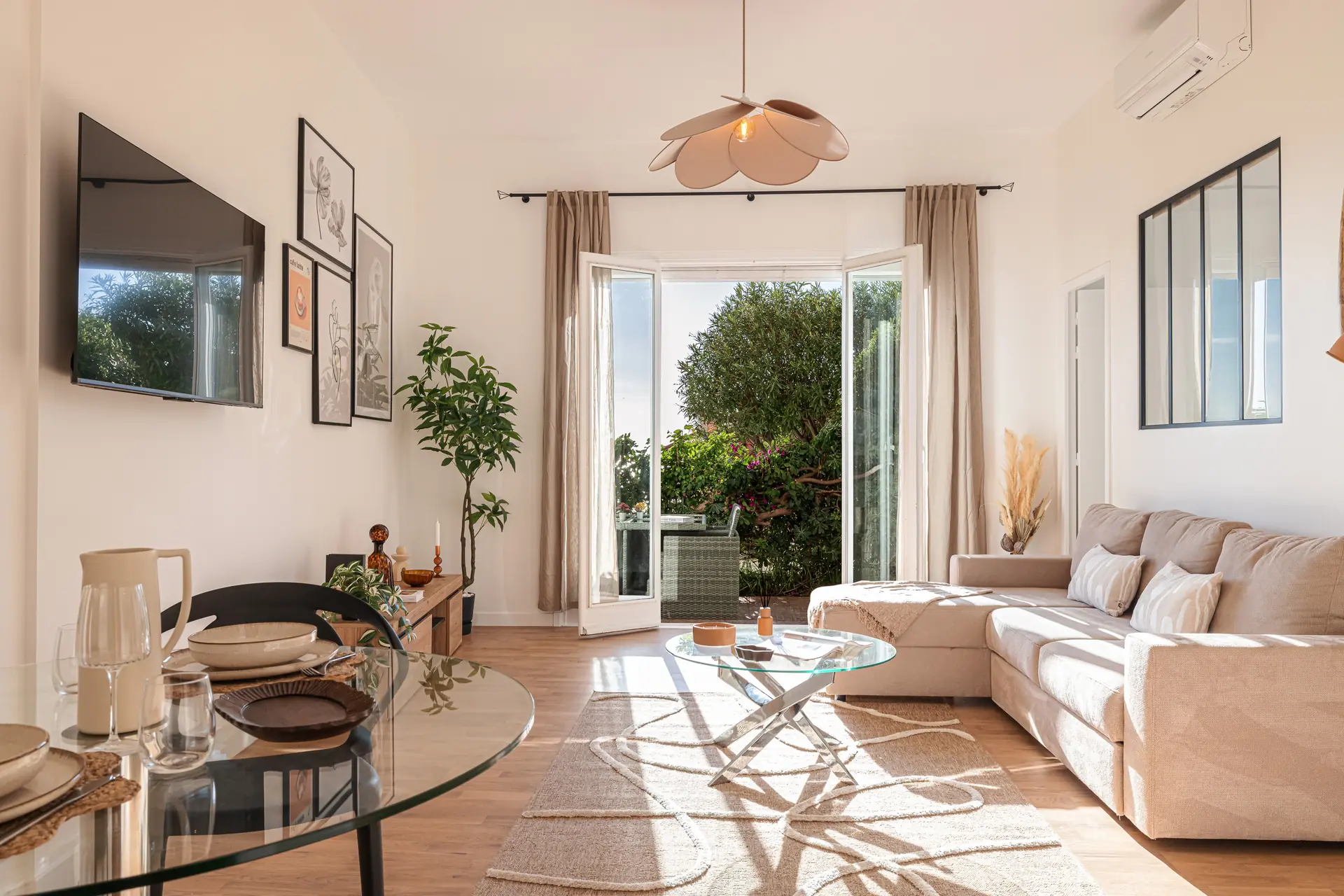 Photographie d'un appartement lumineux