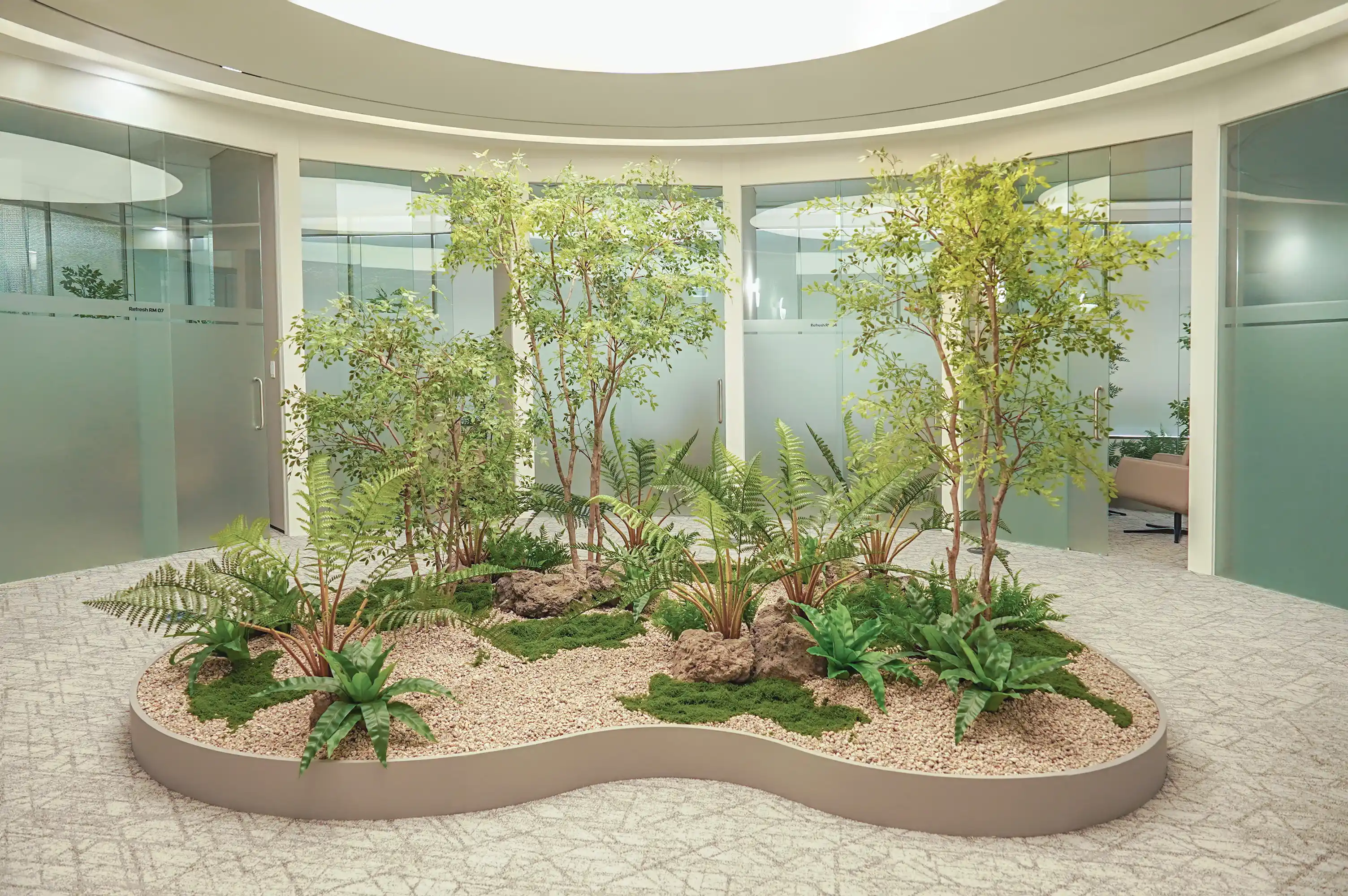 대기업 사옥 로비 실내 숲 교목 플랜테리어 정면