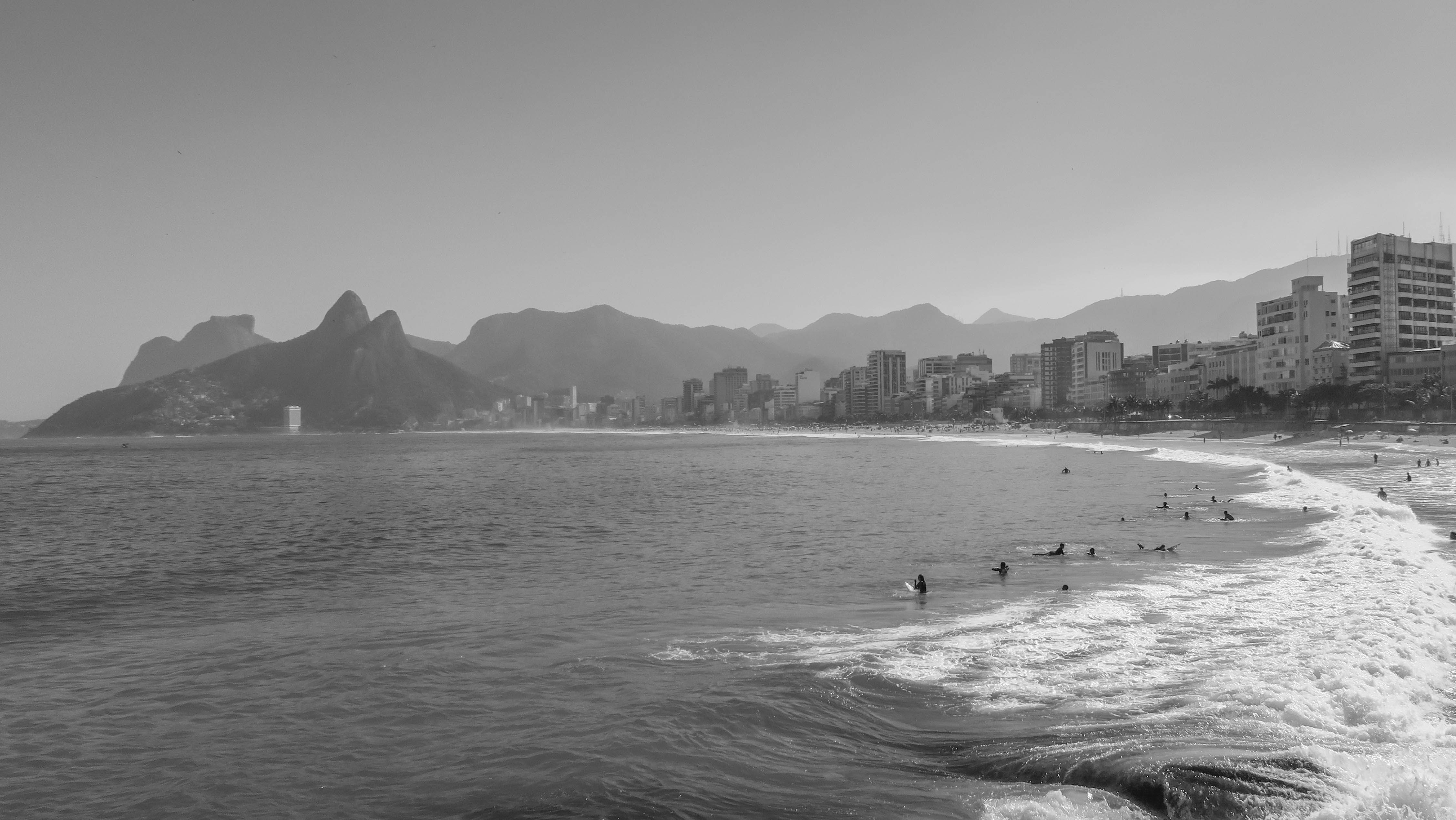 A black and white photo of one of Rio's beaches.