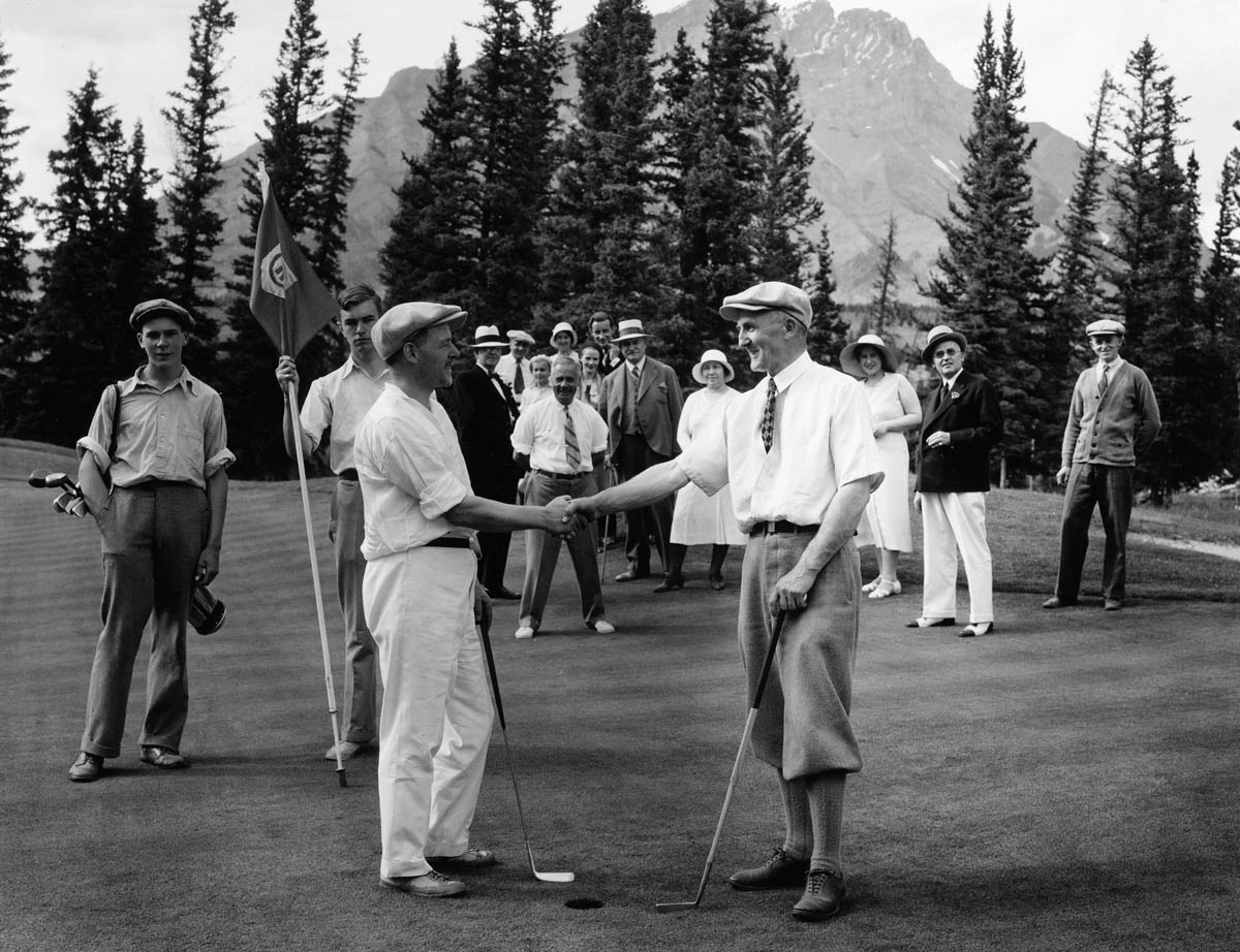 Cascade golfers & horses