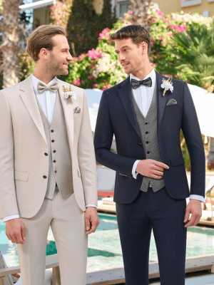 Vőlegények öltönyben