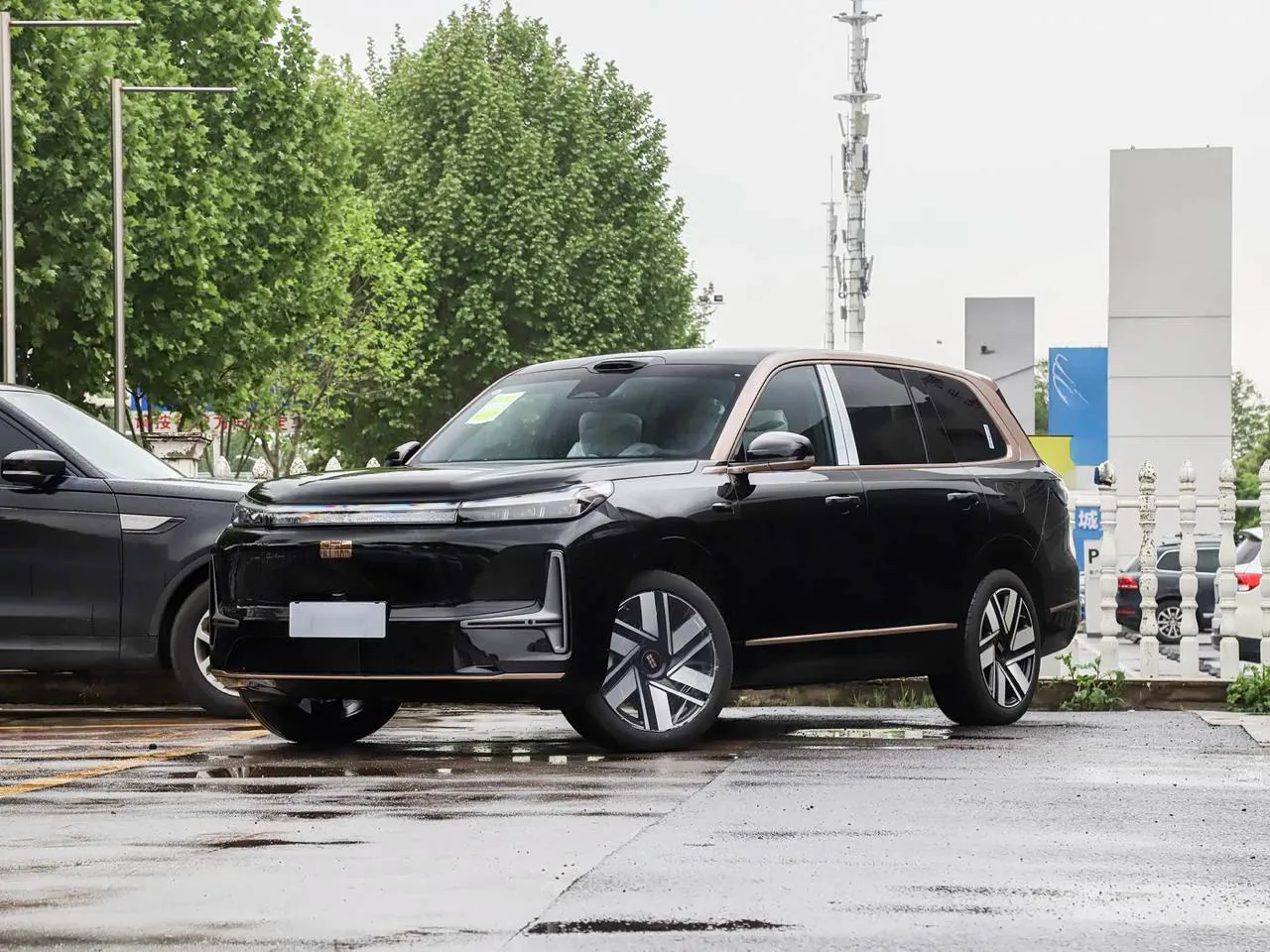 Geely M9