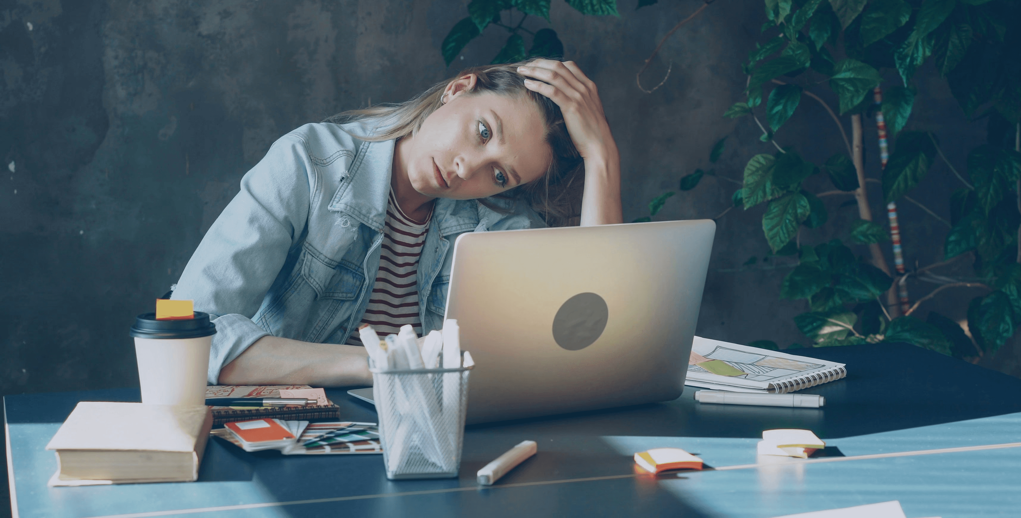 A view of the top of the eiffel tower