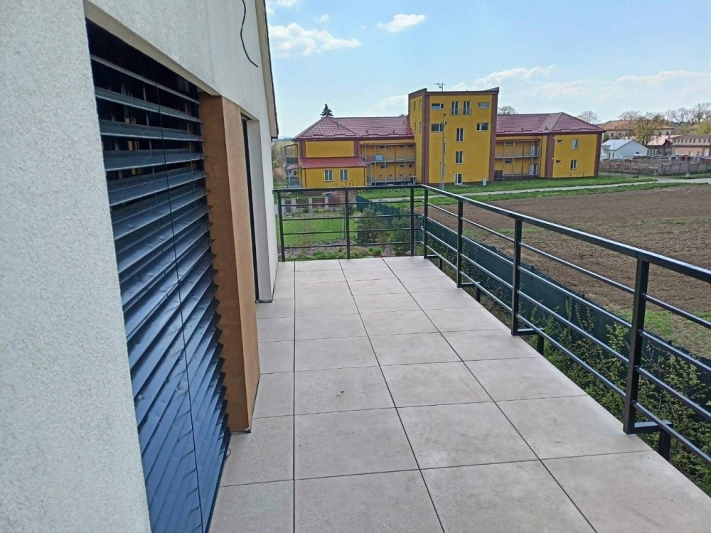 Ocelové zábradlí s vodorovnou výplní