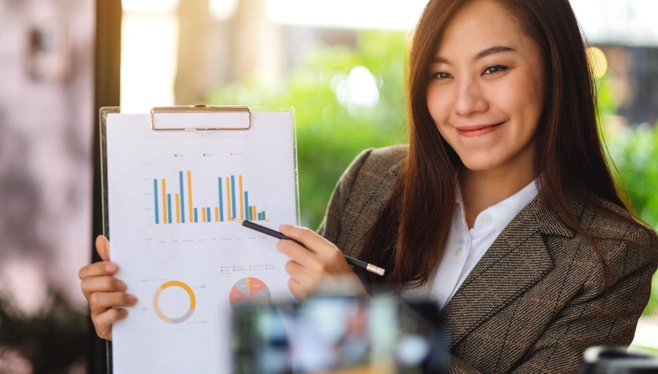 Guia Salarial de Marketing 2026: cargos digitais e de dados seguem impulsionando salários