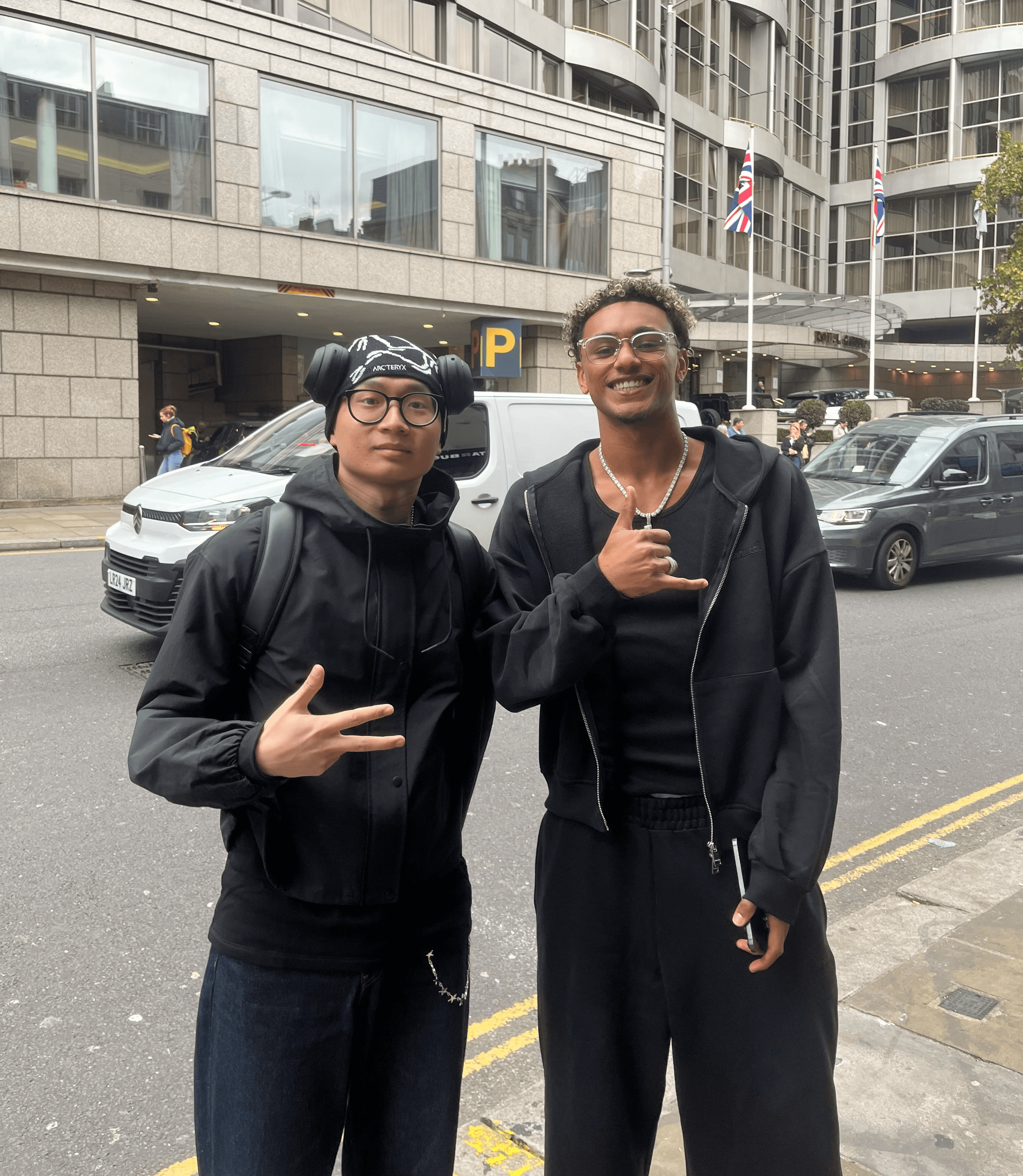 Picture with "@lifeofkofi" (Instagram)
