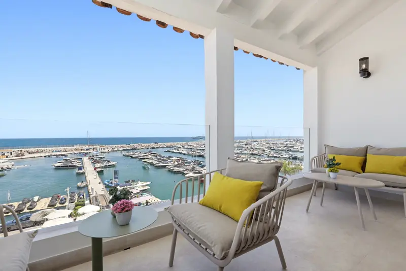 Front line Puerto Banus Penthouse reformation