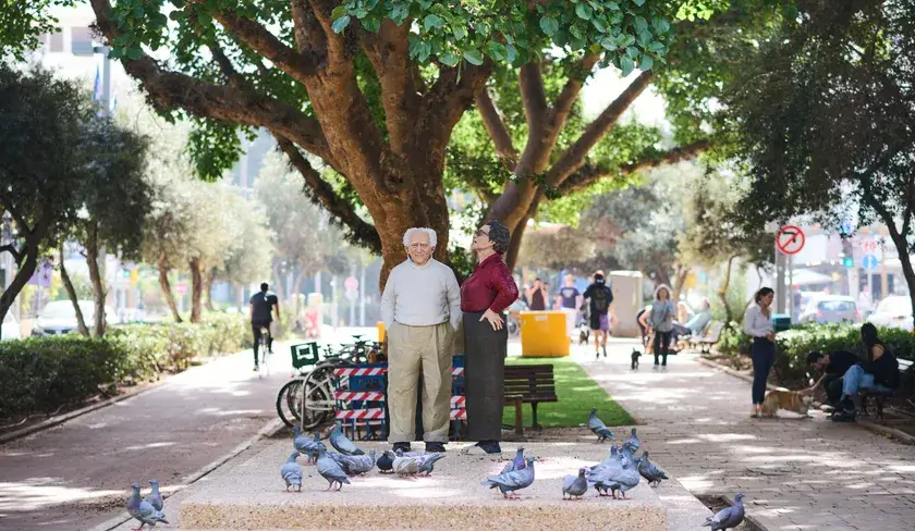 Pola & David Ben Gurion sculpture, Artist: Shira Zelwer. Photo by Dor Kedmi