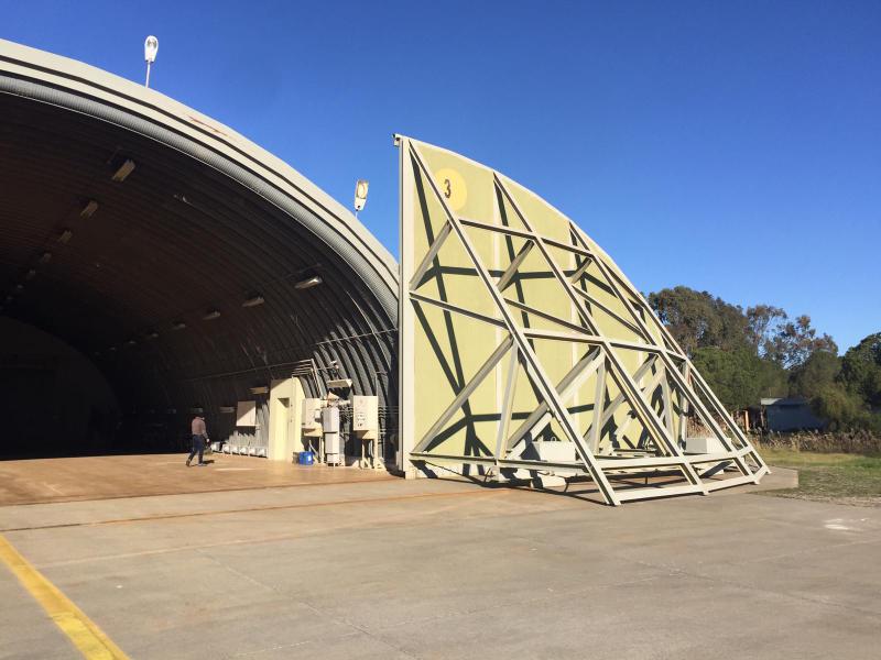 Hangar Kapısı