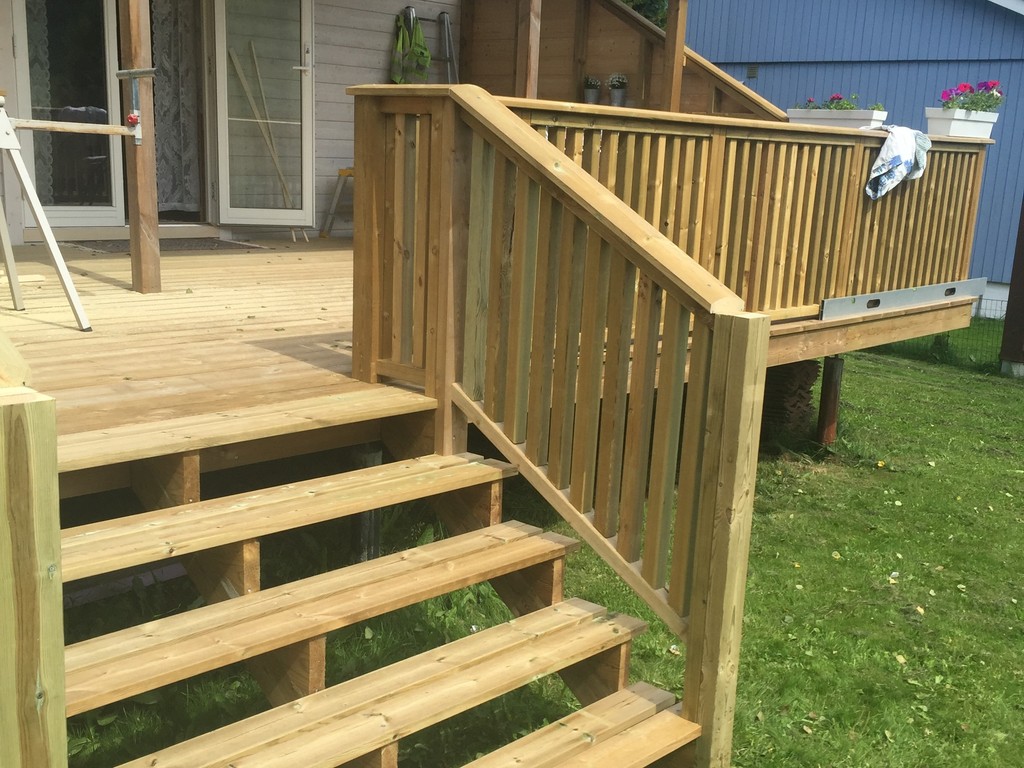 Bygging av terrasse, veranda og trapp, håndverk