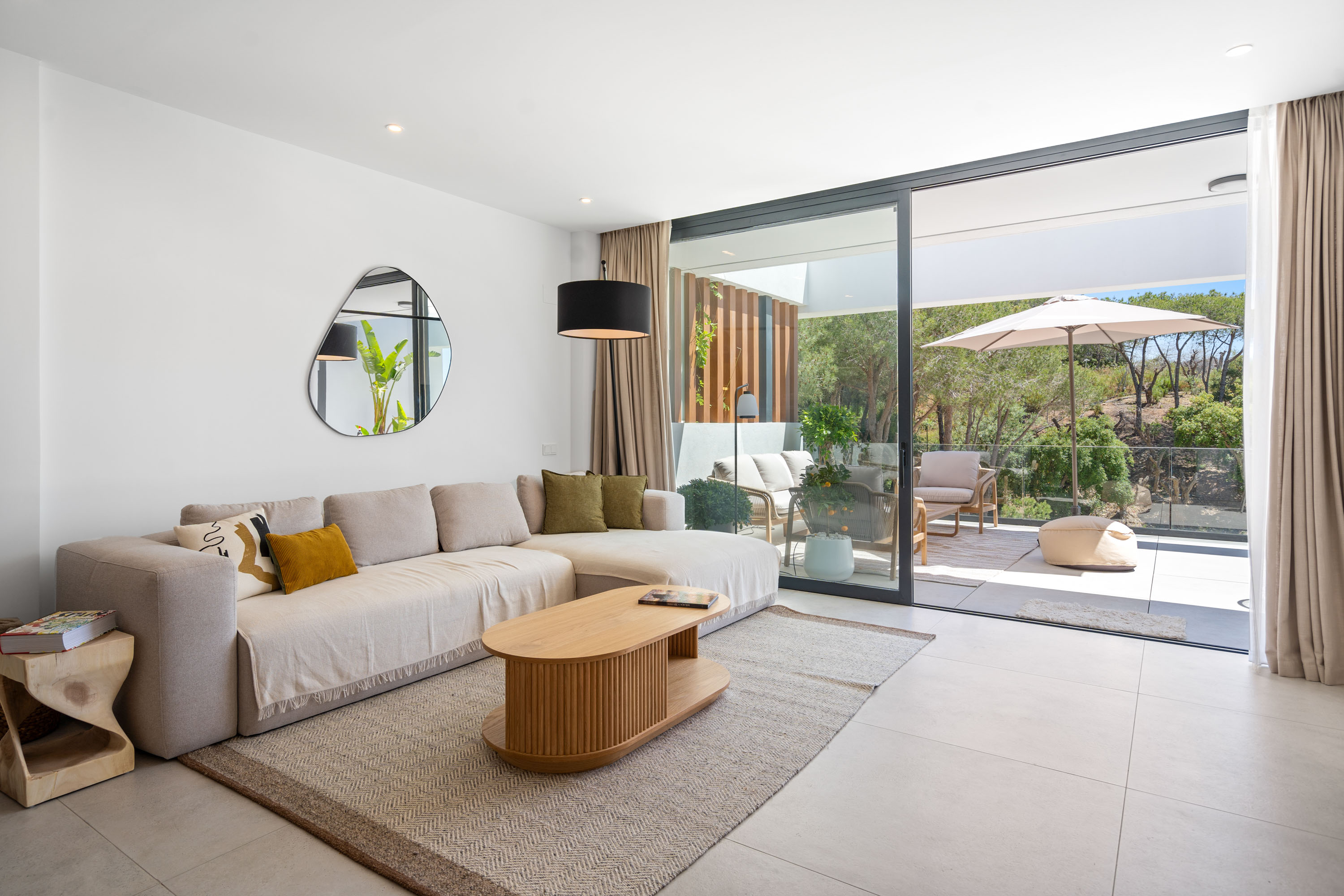 amazing marbella holiday home with roof top pool and sea views close to capobino beach 