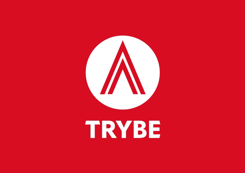 Diseño del logo de Trybe Recruitment en blanco sobre un fondo rojo