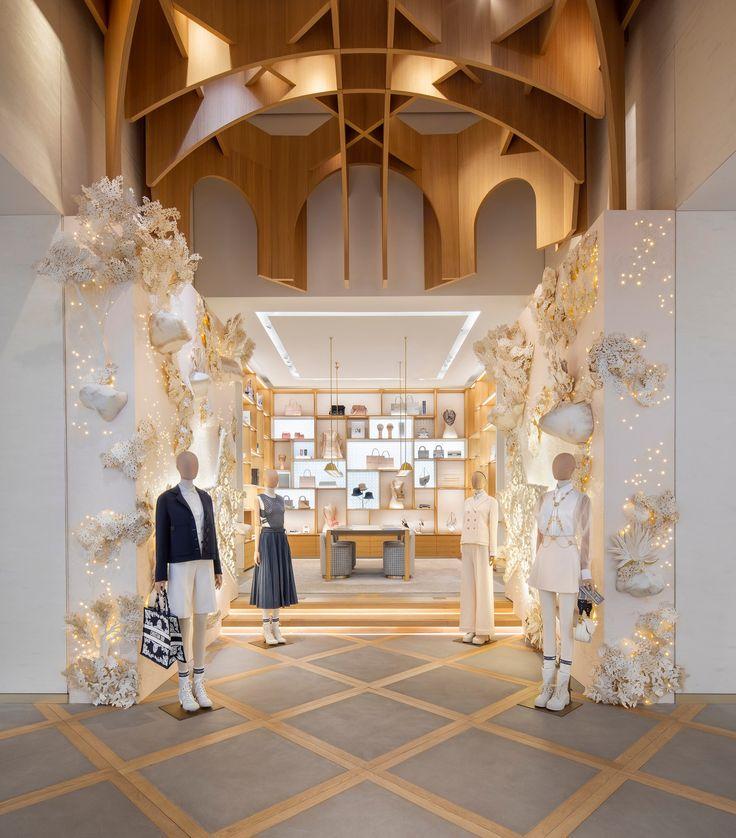 零售店鋪入口展示重點 Retail Entrance Visual Focus