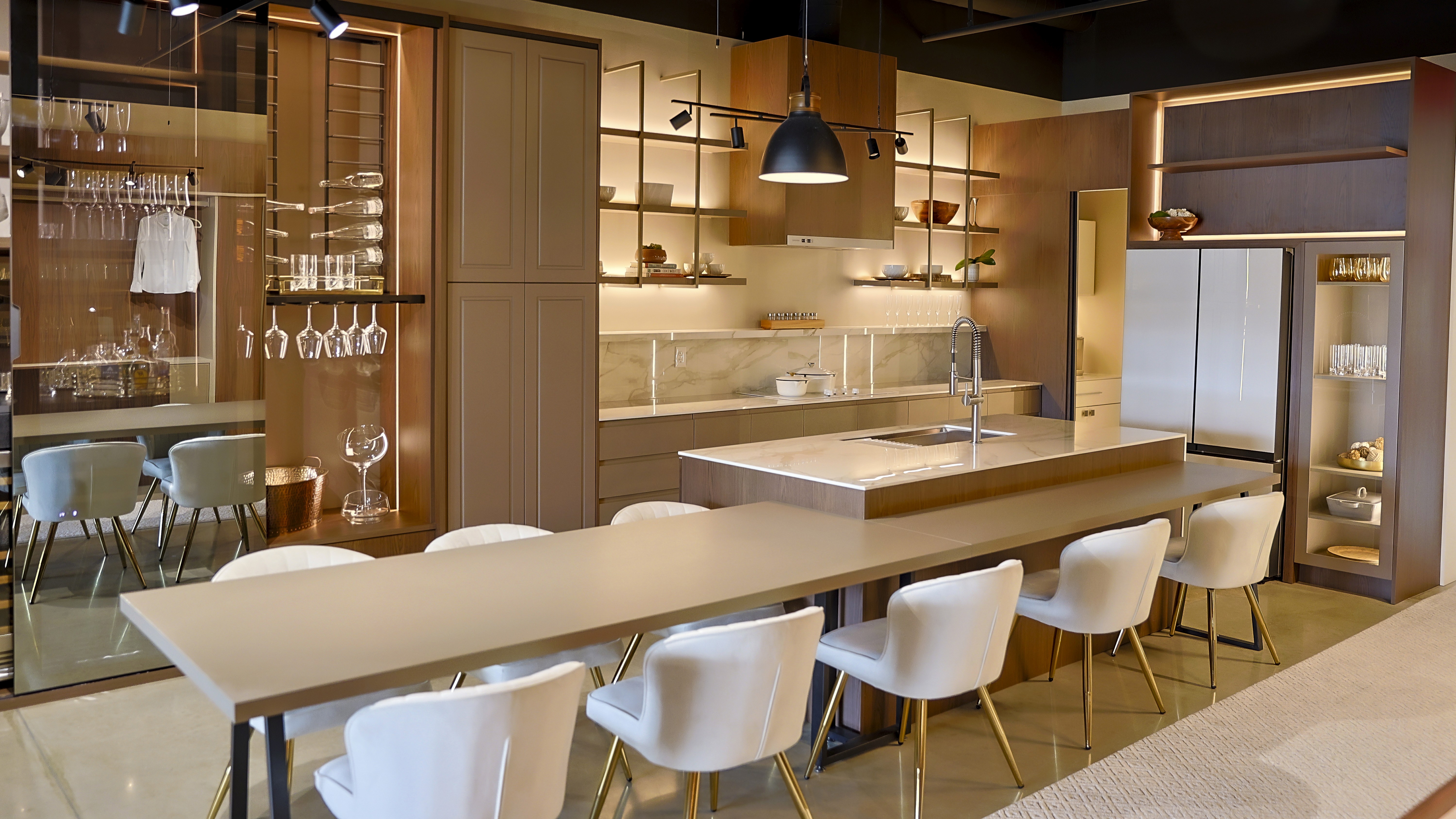 Lithos founders in factory