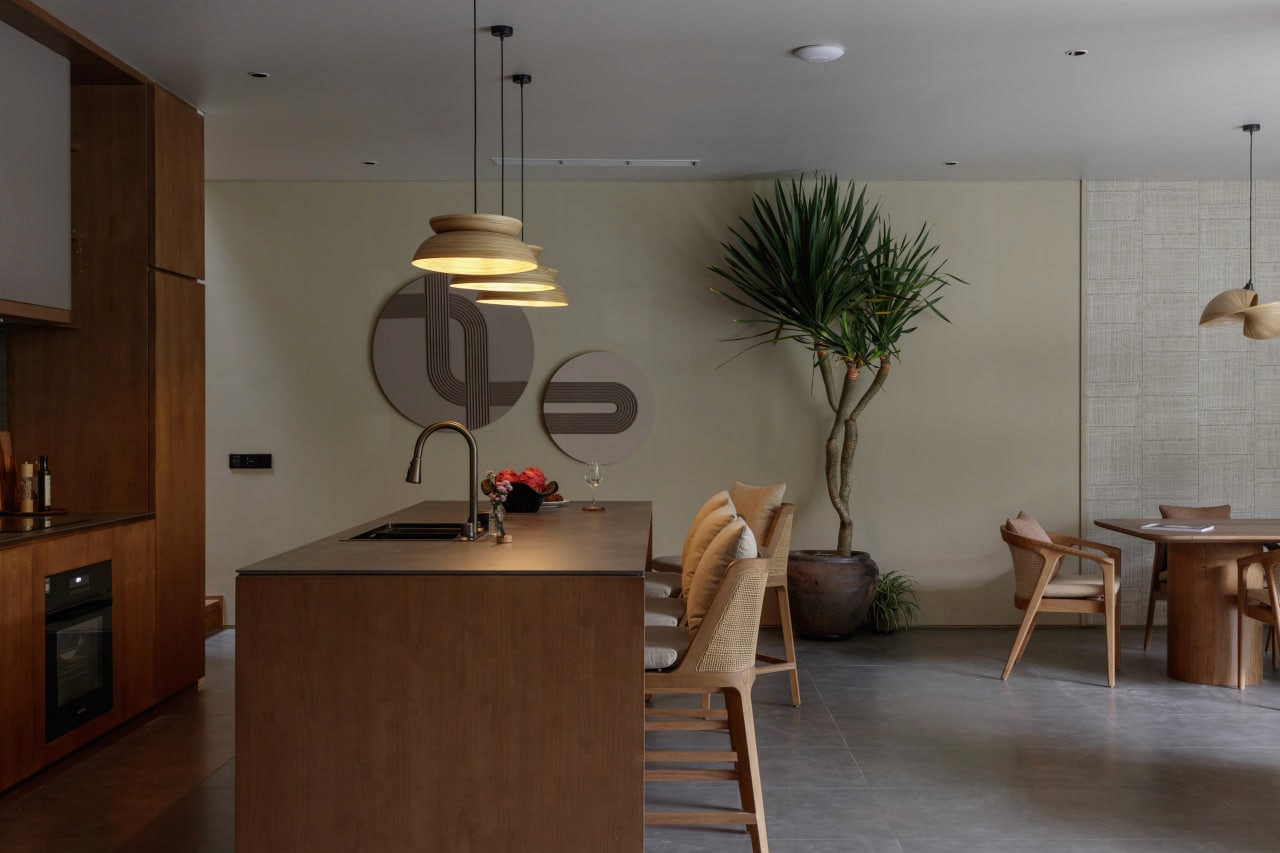 A completed 4-bedroom freehold villa in a private riverside compound in Pererenan, Canggu