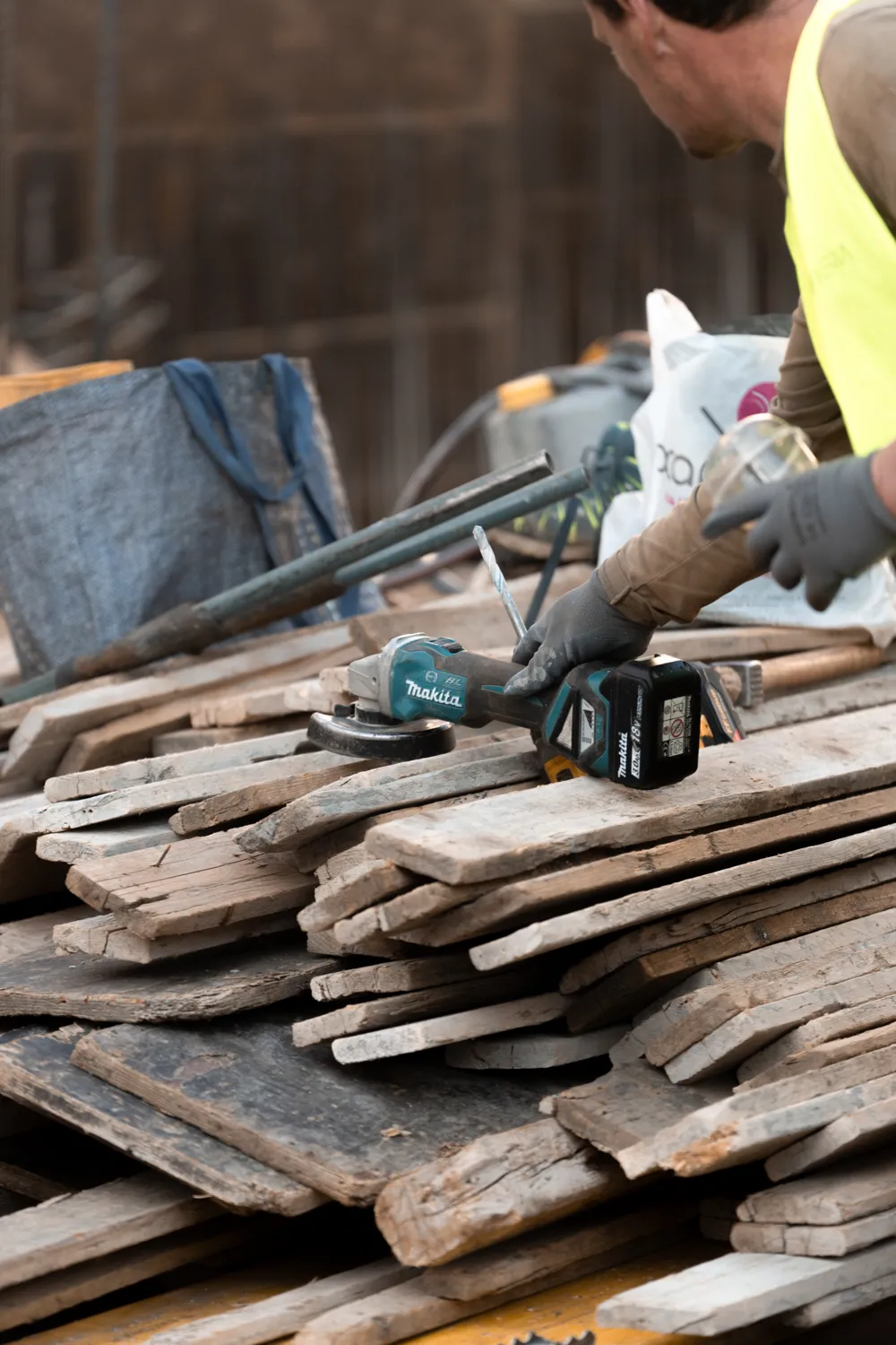 Formwork and craft, photographed by TERAMOK on a YPERIA site