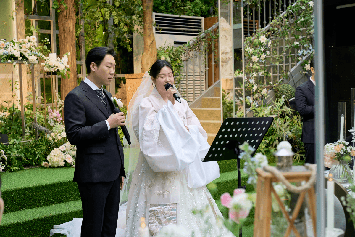 빌라드지디 논현 본식촬영 후기 | 디어데이스냅이 담아낸 하우스웨딩 2인스냅의 감성